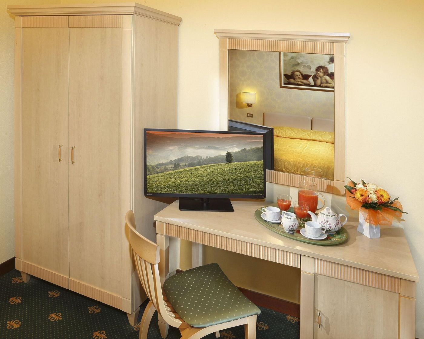 Grand-Hotel-Plaza-E-Locanda-Maggiore-Room-5