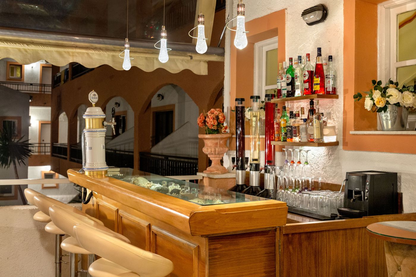 Victoria-Hill-Bar-43