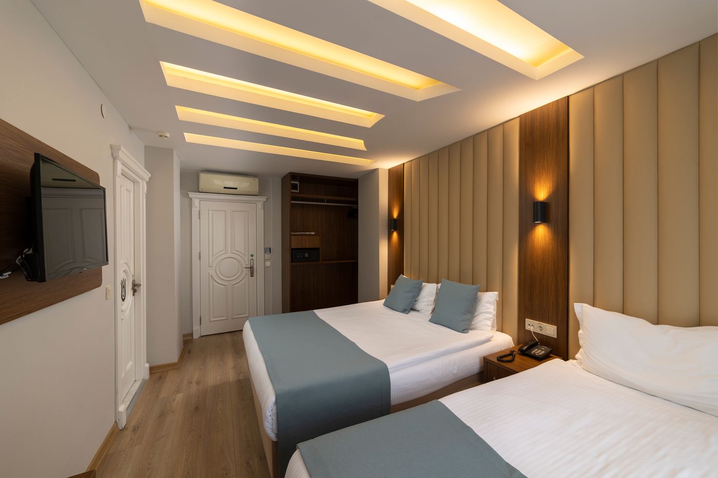 Hotel-Black-Tulip-Room-32