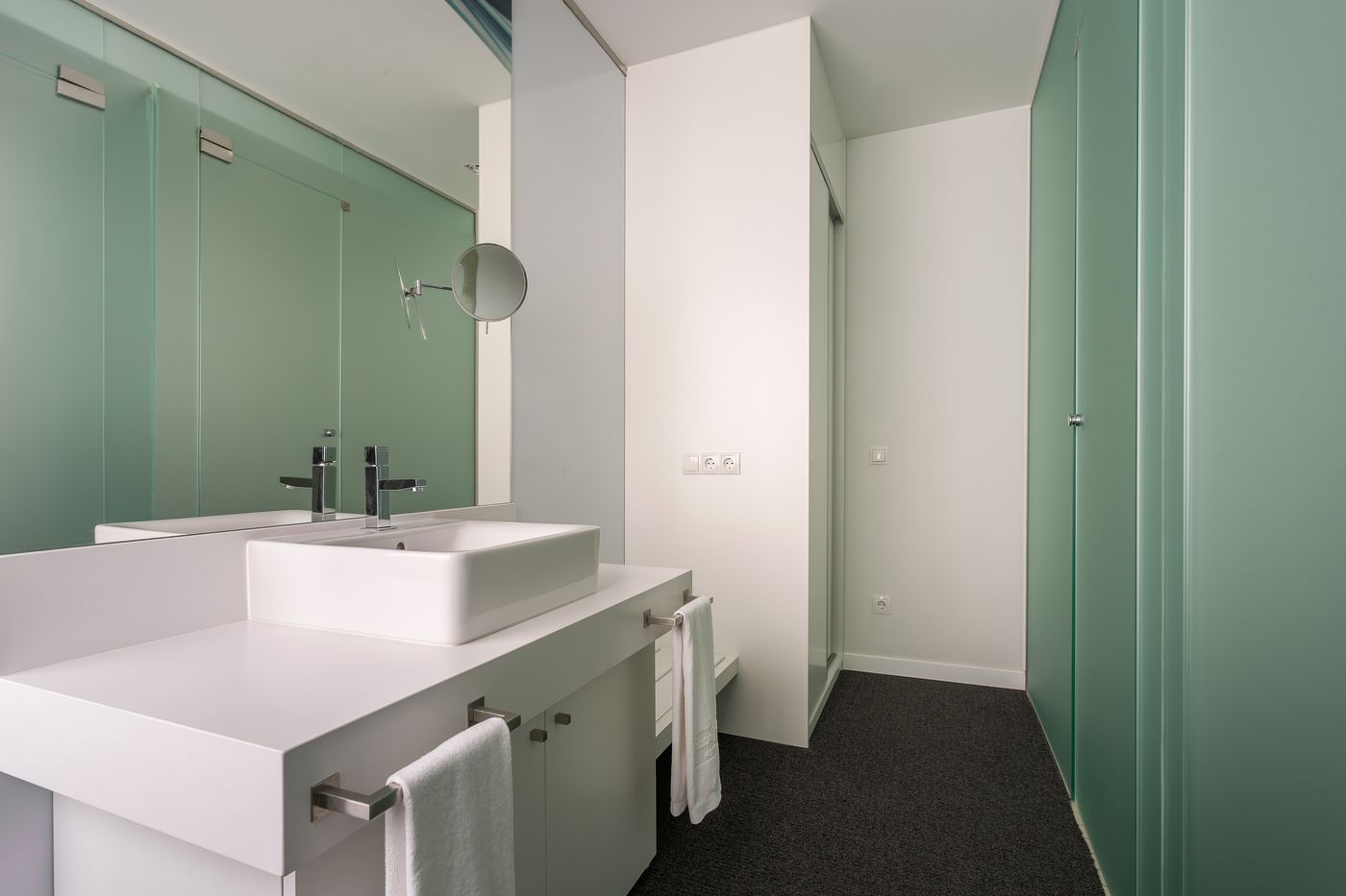 Room-Mate-Oscar-Room-48