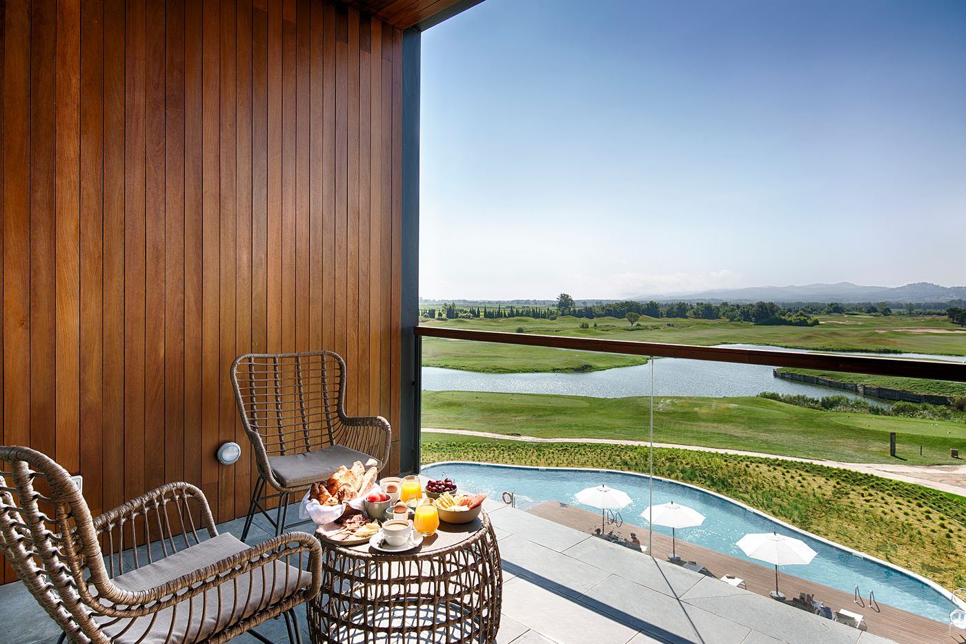 Double-Tree-by-Hilton-Hotel-Emporda-Room-40