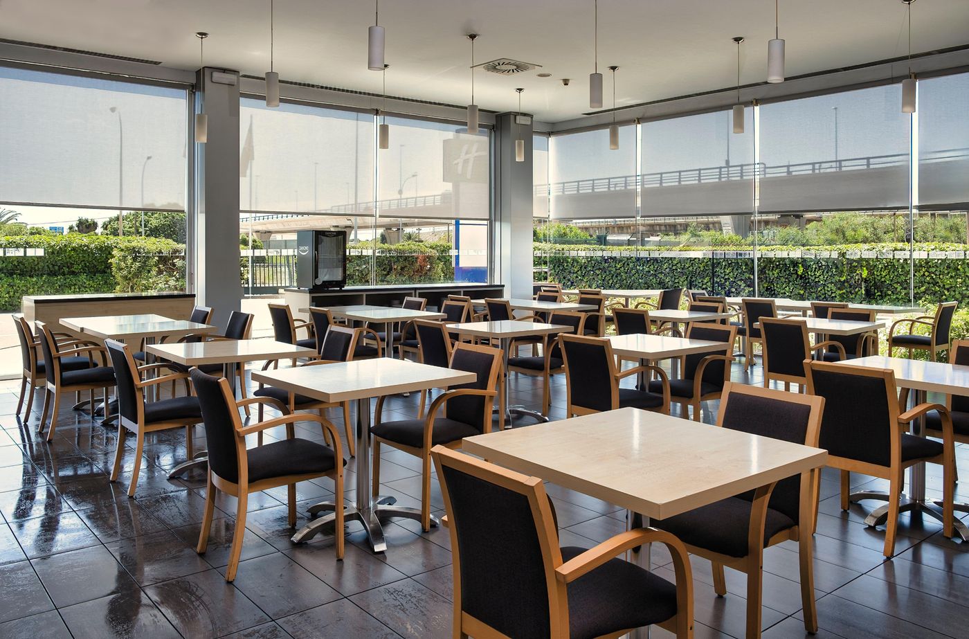 Holiday-Inn-Express-Malaga-Airport-Restaurant-21