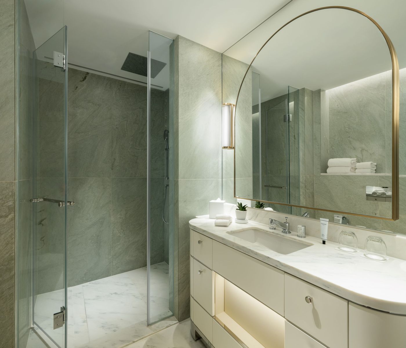 Lanson-Place-Causeway-Bay--Hong-Kong-Room-35