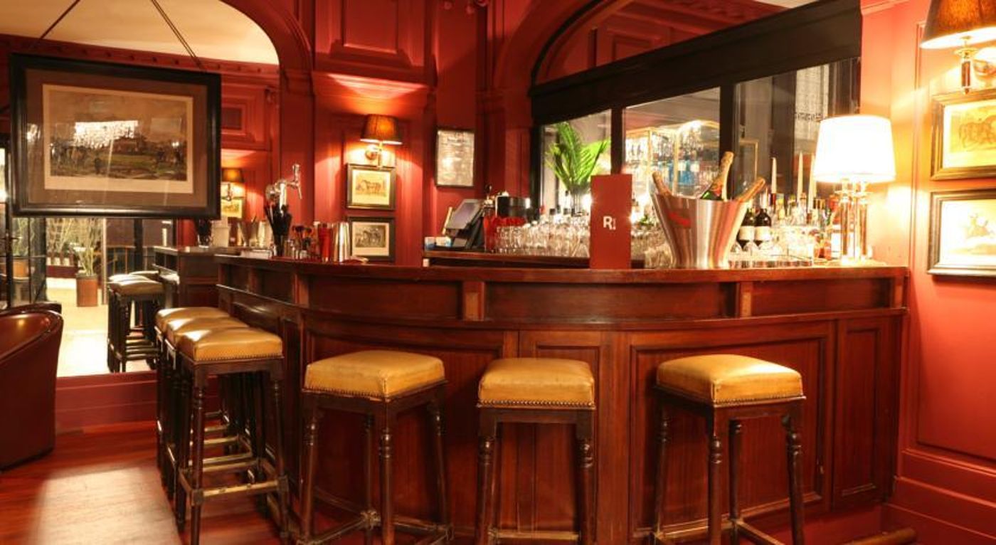 New-Hotel-Roblin-Bar-12