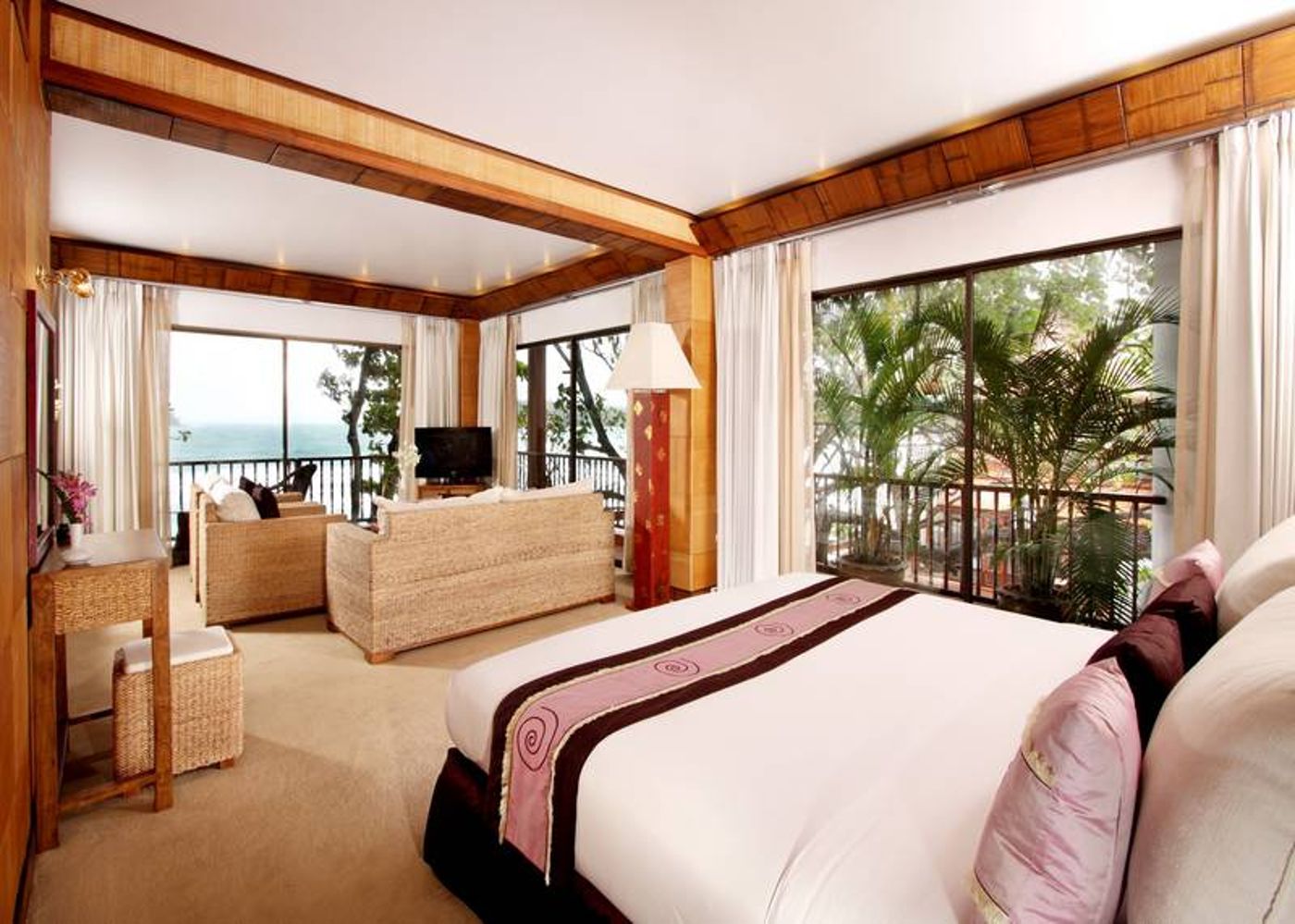 Mom Tri's Boat House Phuket