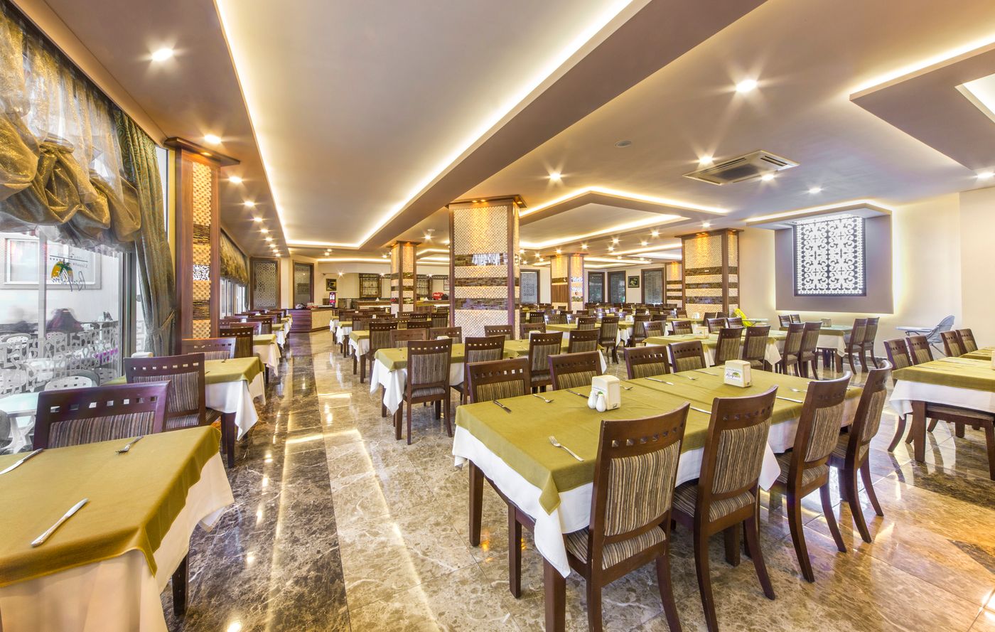 Kleopatra-Royal-Palm-Hotel-Restaurant-36