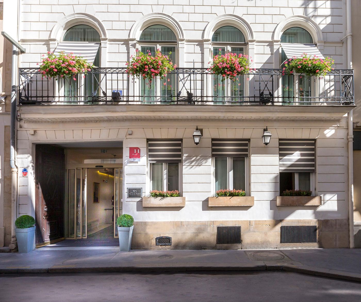 Relais-du-Silence-H----tel-des-Tuileries-General-view-2