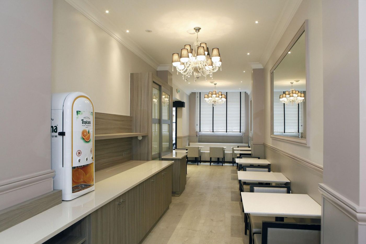 Faubourg-216-224-Lobby-9