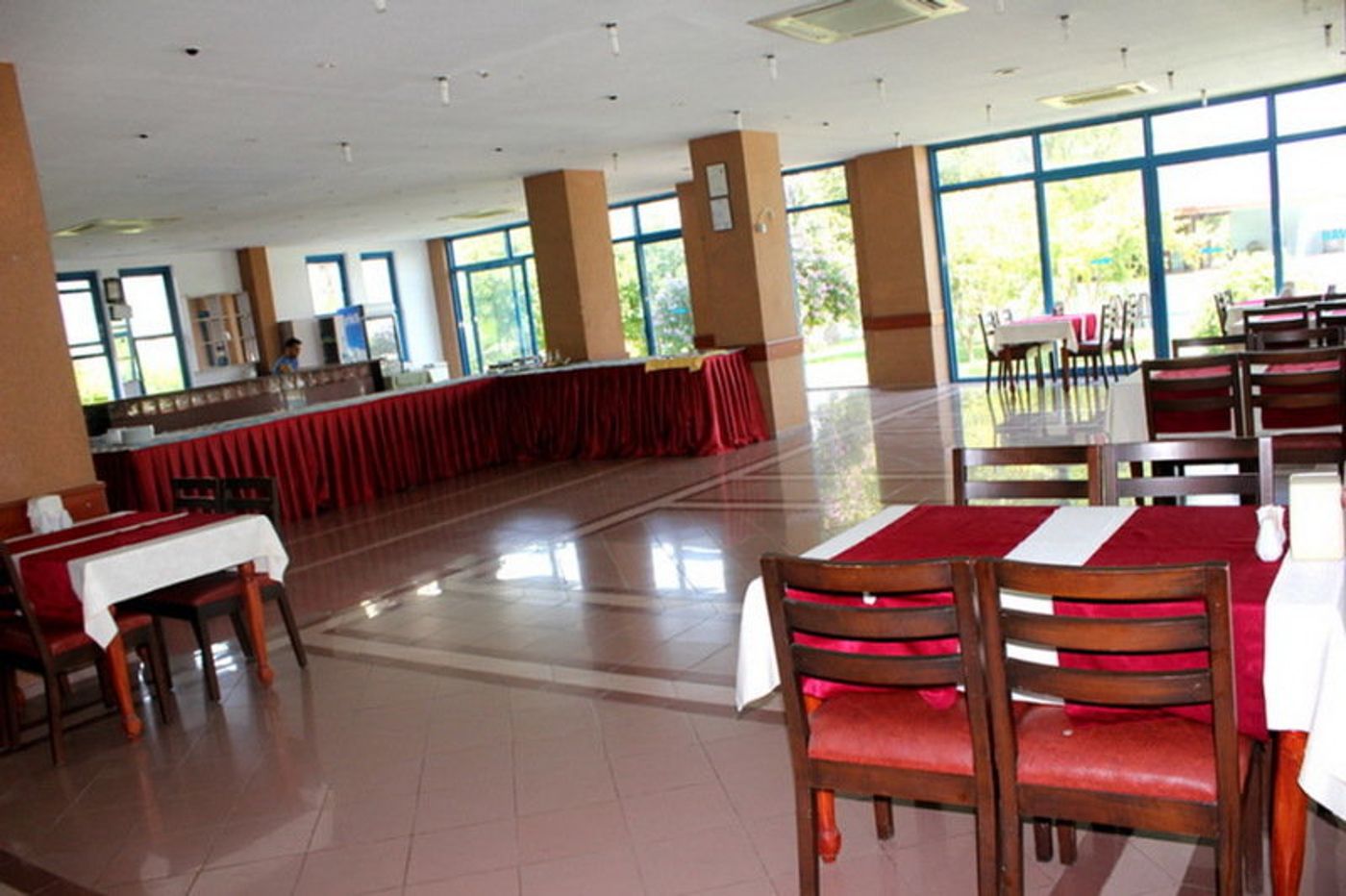 Aymes-Hotel-Restaurant-16