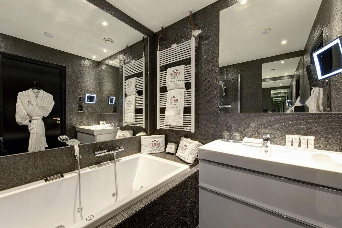 The-Pavilions-Amsterdam--The-Toren-Room-26