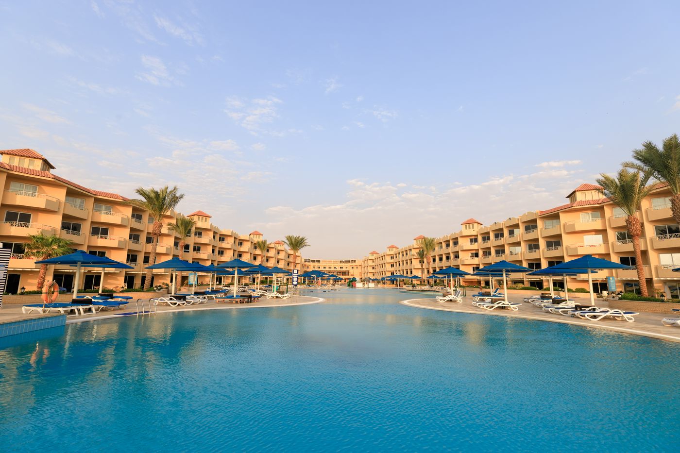 Amwaj-Beach-Club-Abu-Soma-Pool-2