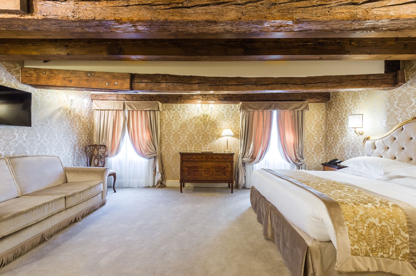 Ai-Cavalieri-Room-31