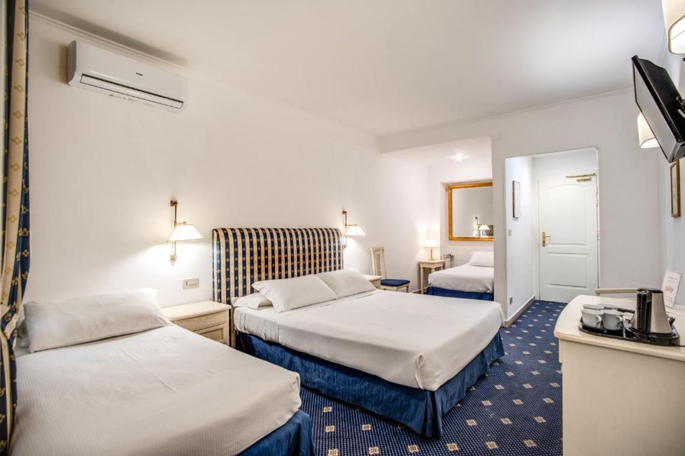 Hotel-Napoleon-Room-18