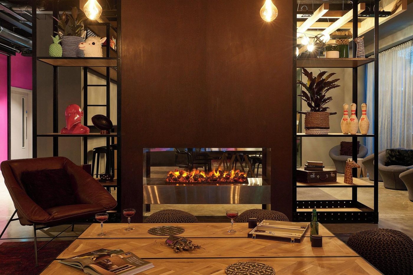 Moxy-Dublin-City-Lobby-15