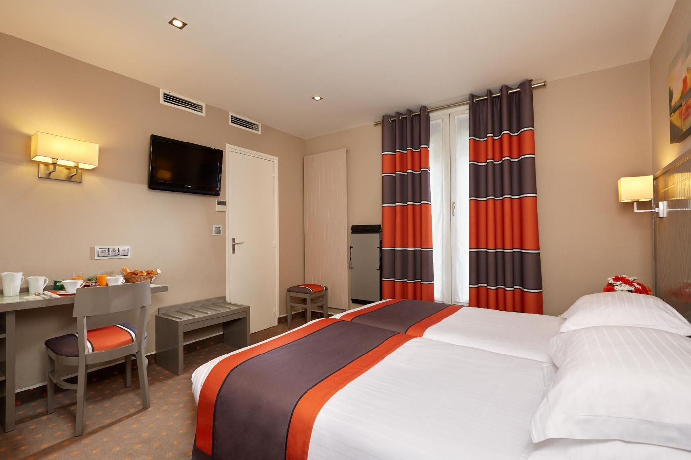 Hotel-Beaugrenelle-Saint-Charles-Room-13