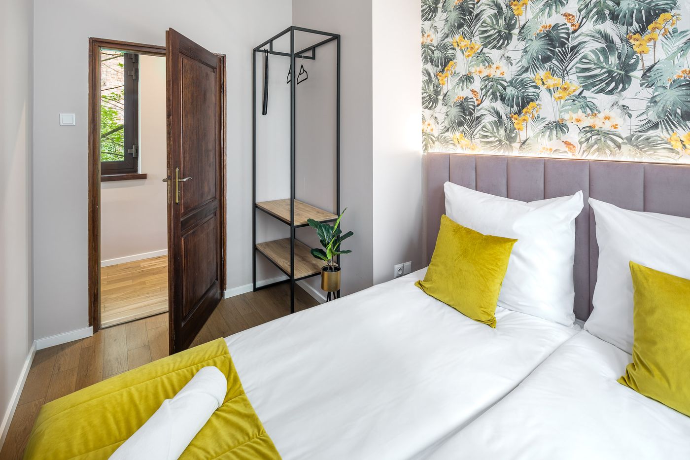 Garden-House-Apartments-Room-6