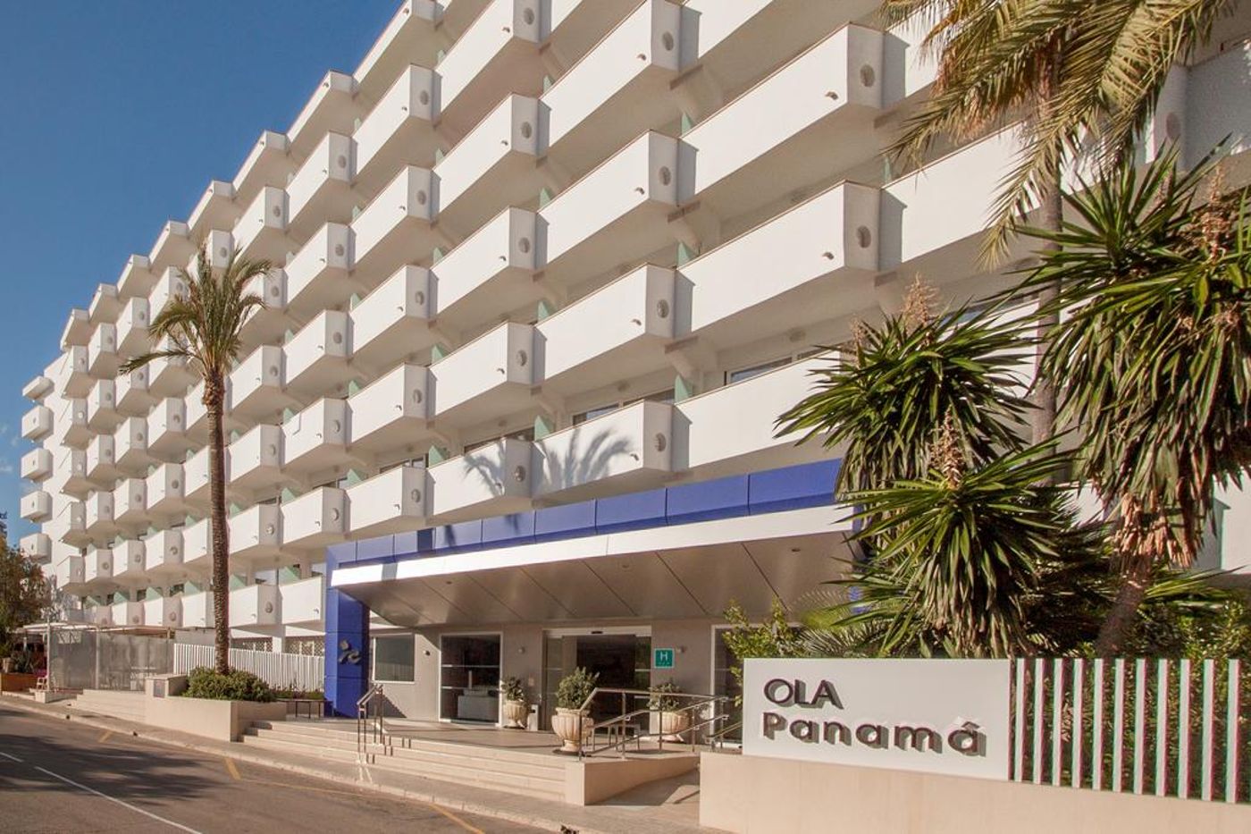 Ola Panama - Adults Only