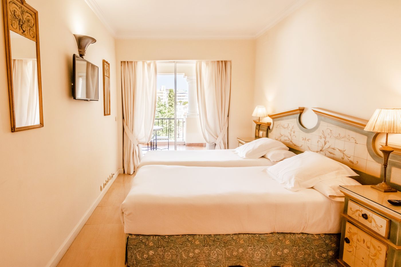 Guadalpin-Suit-Room-23