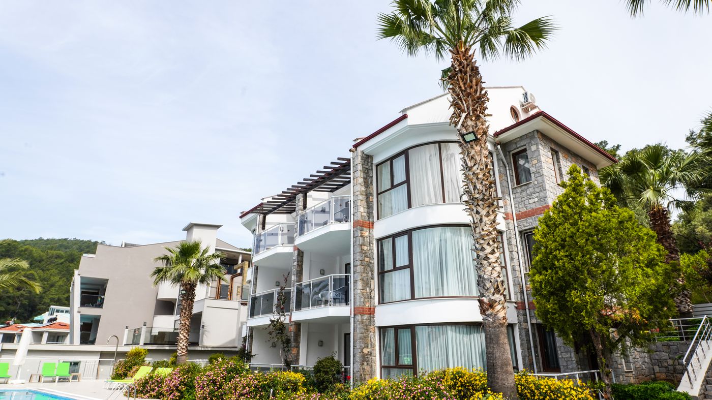 Sertil Deluxe Tropical Suites