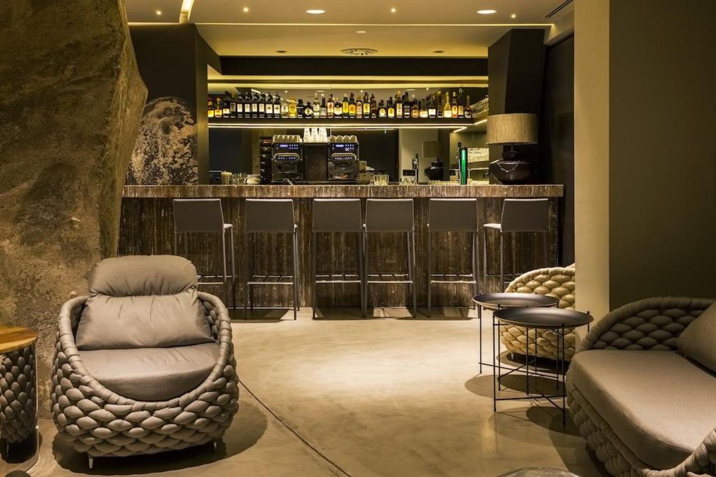 Vitoria-Stone-Hotel-Bar-4
