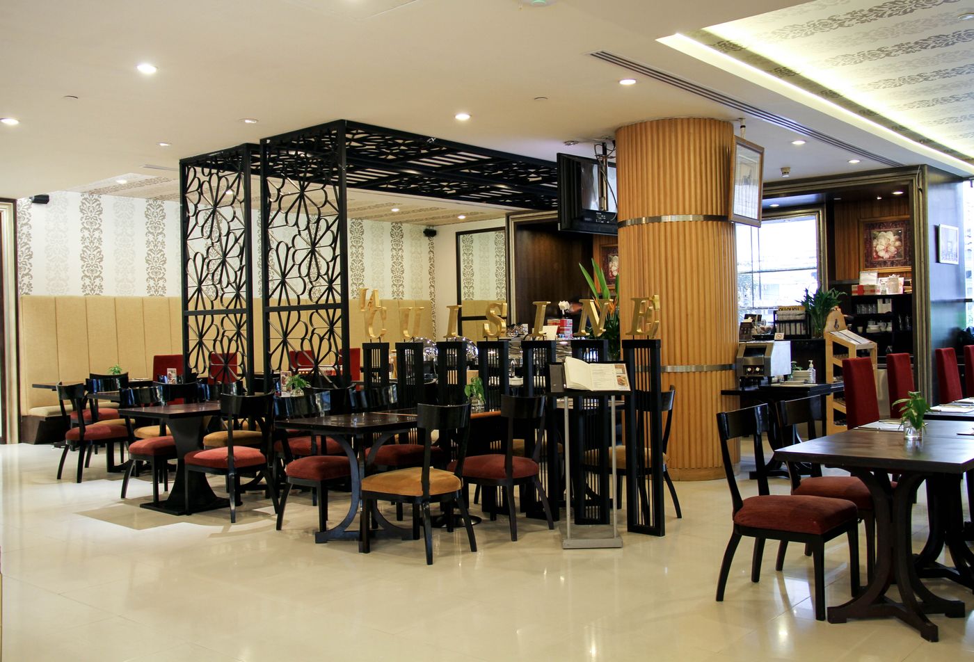 Furama-Xclusive-Sukhumvit-Bangkok-Restaurant-4