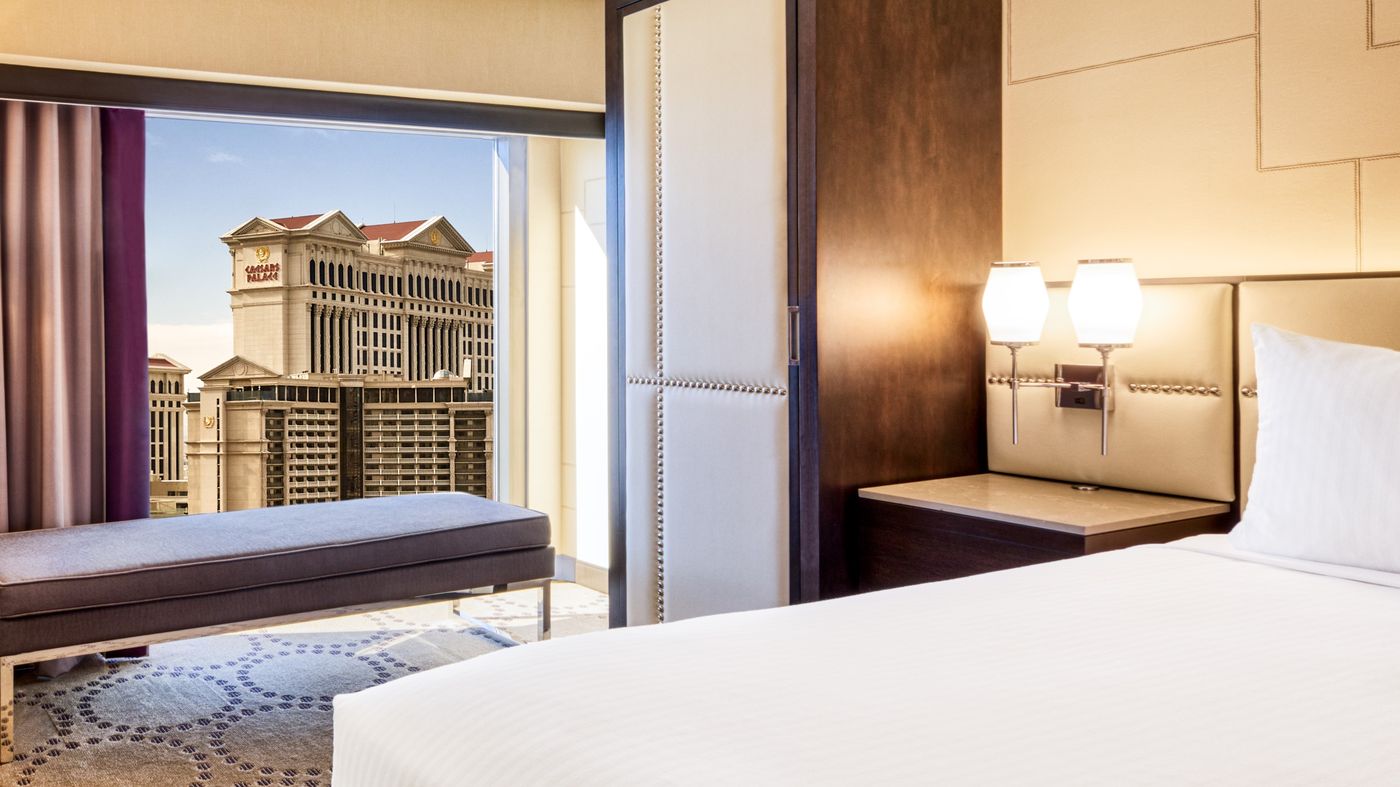 Harrah-s-Las-Vegas-Casino---Hotel-Room-28