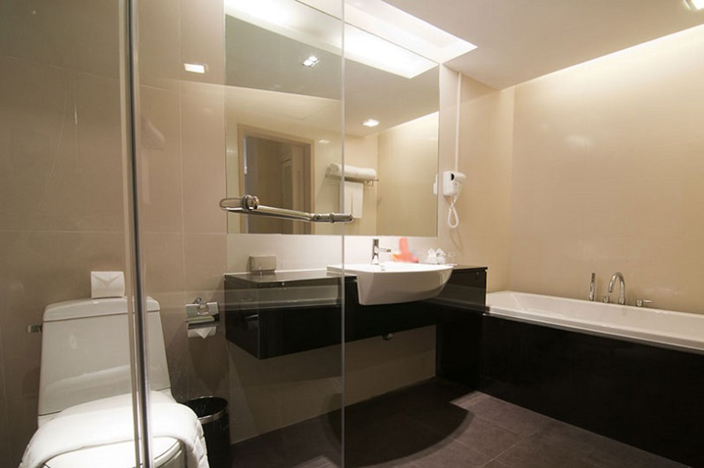 The-Ashlee-Heights-Patong-Room-15