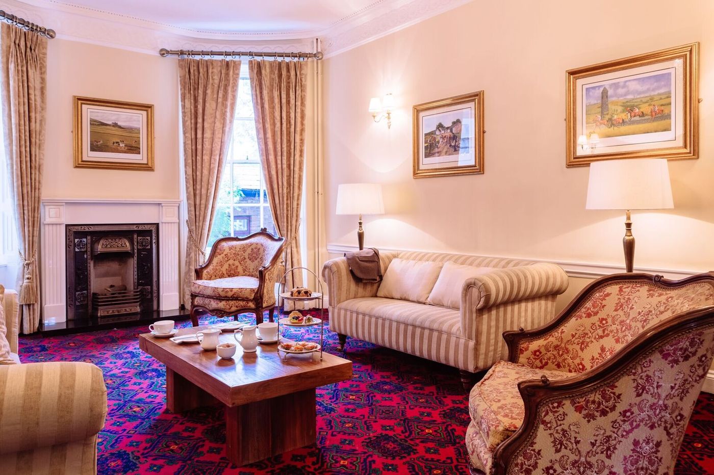 Staunton-s-on-the-Green-Lobby-2