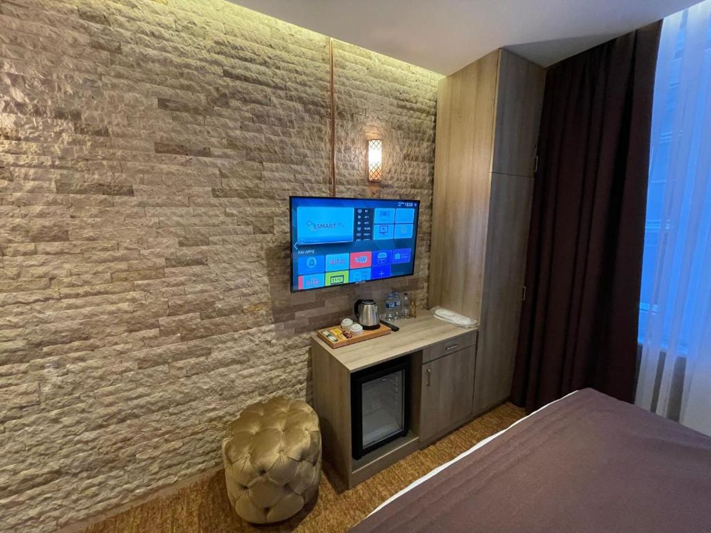 Weingart-Port-Seaside-Hotel-Room-13