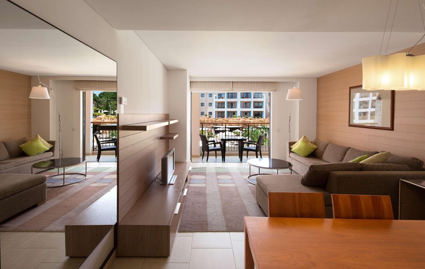 Hilton-Vilamoura-As-Cascatas-Golf-Resort---Spa-Room-69