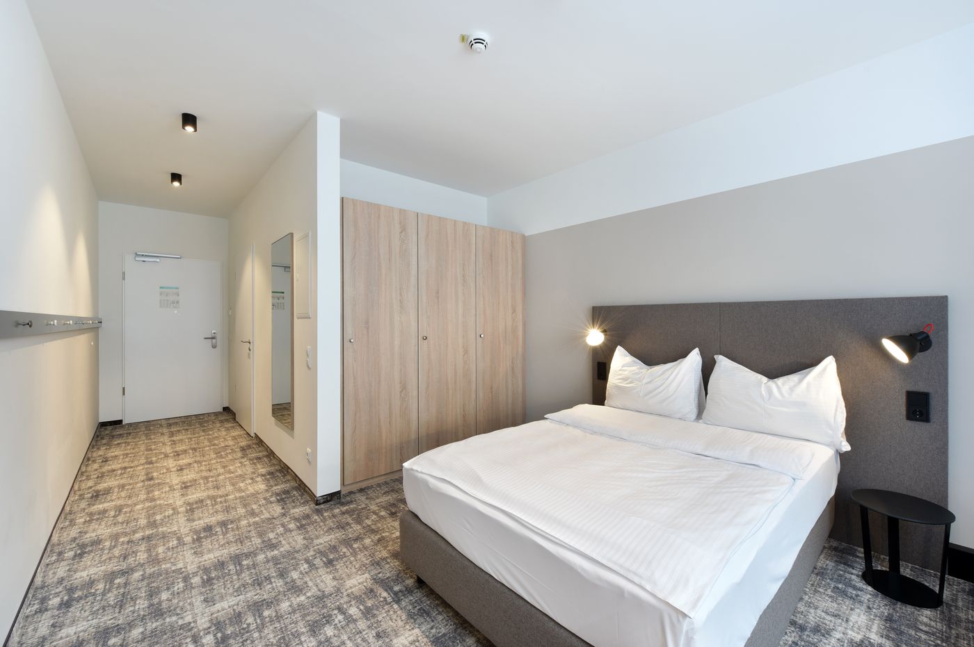 Wyndham-Garden-Munich-Messe-Hotel-Room-10