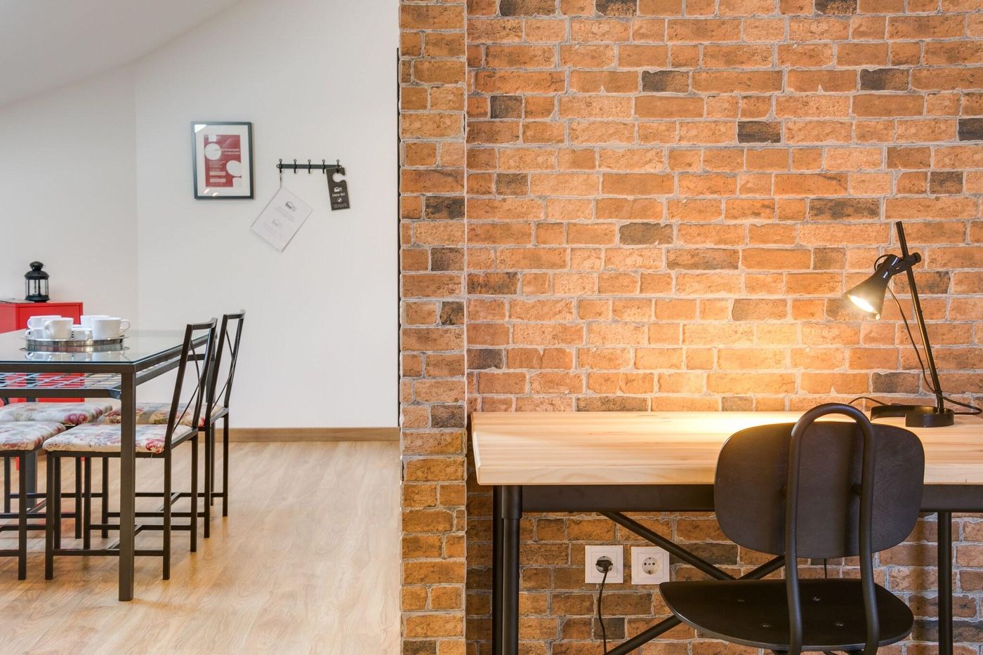 Home-Out-Rooms---Apartments-Room-25