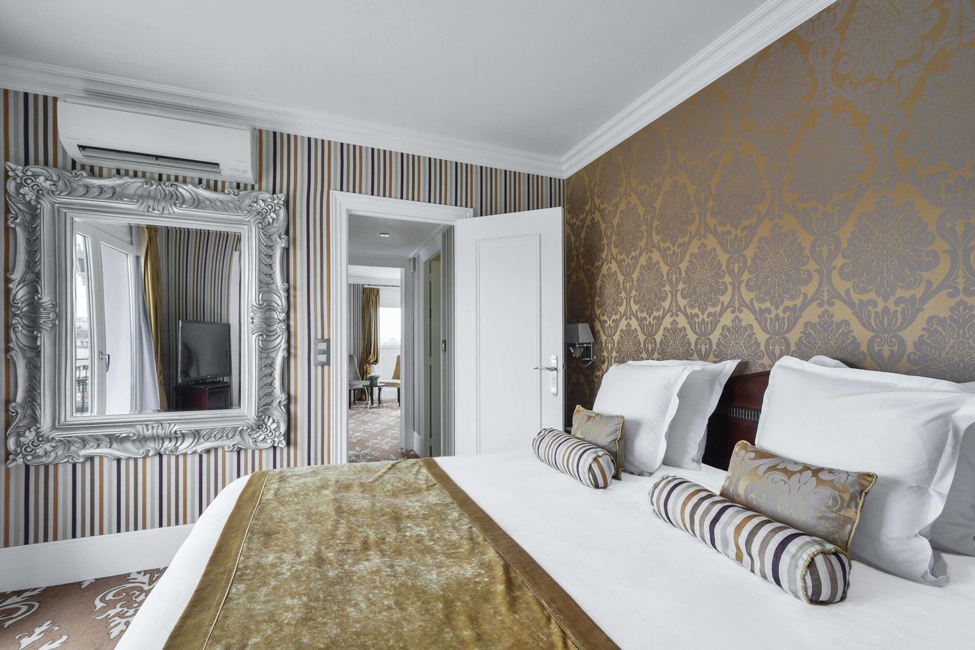 Maison-Astor-Paris--Curio-Collection-by-Hilton-Room-12