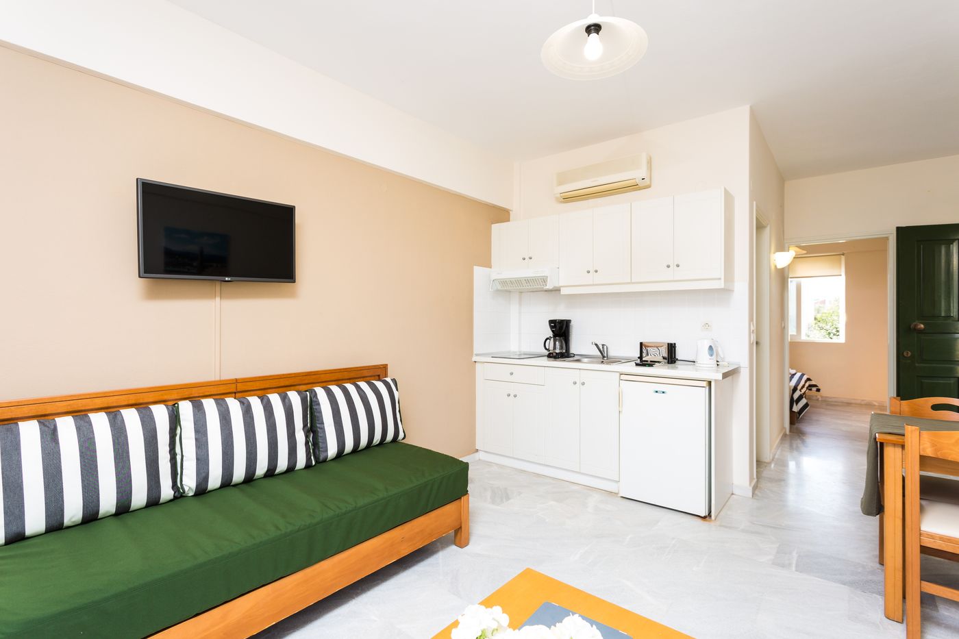 Radamanthys Apartments