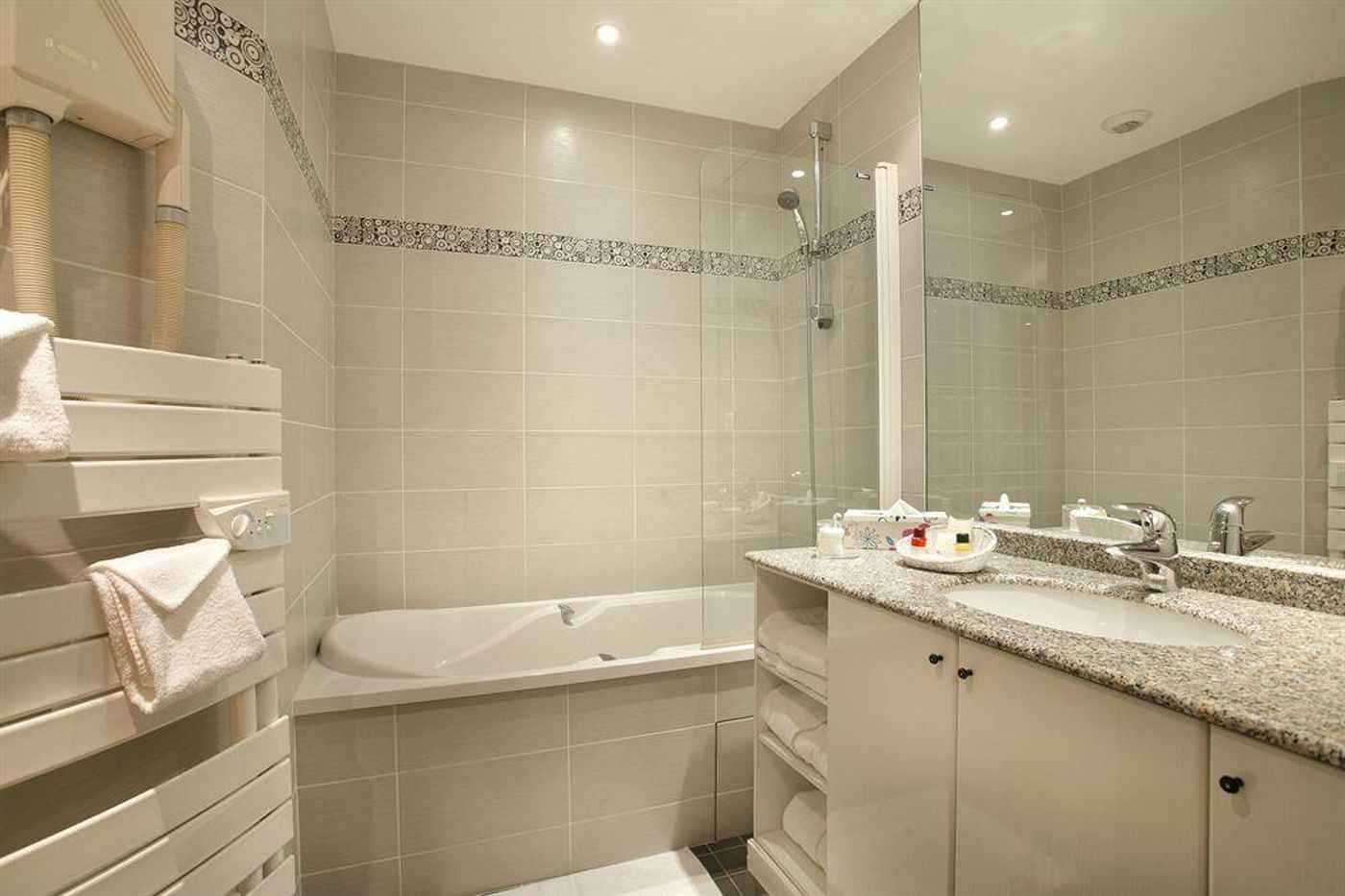 Le Beau Rivage - France - CONDRIEU - General view - 9