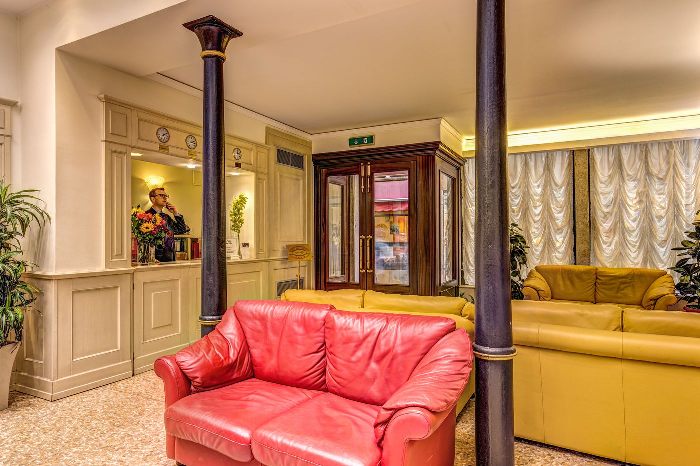 Bella-Venezia-Lobby-14