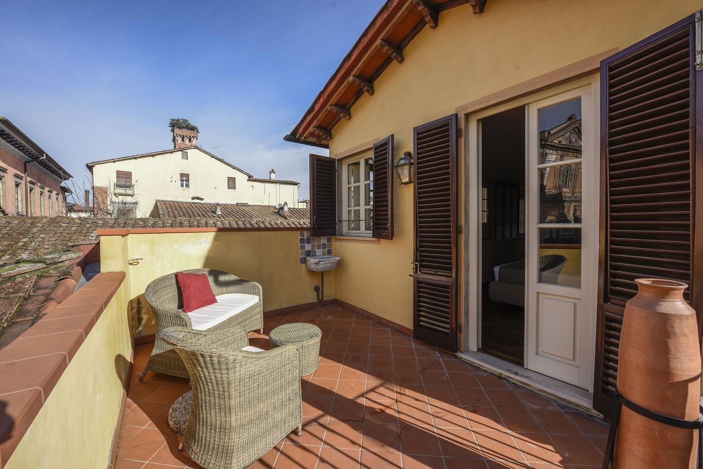 The-Tuscanian-Hotel-Room-1