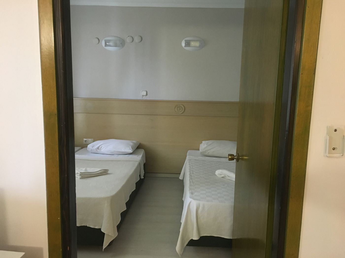 Tropic-Marina-Room-30