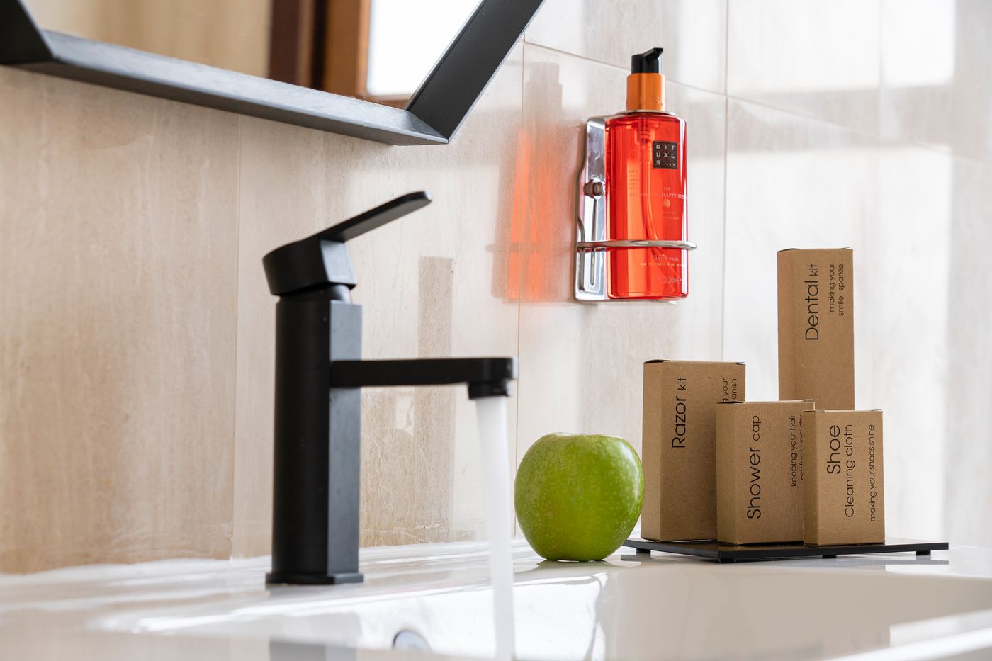 Puente Colgante Boutique Hotel-Spain-PORTUGALETE-Room-5