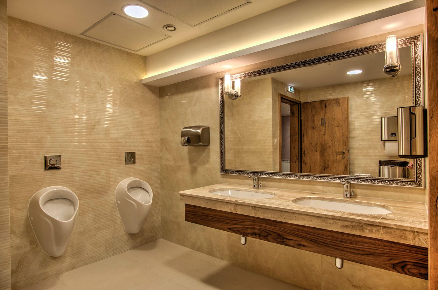 Holiday-Inn-Plovdiv-Lobby-42