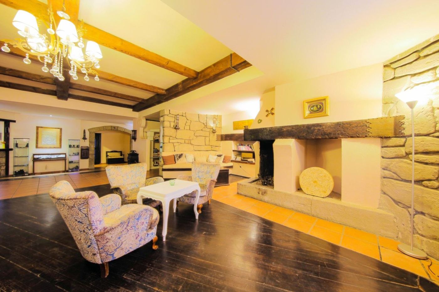 Club-Hotel-Flora-Lobby-14