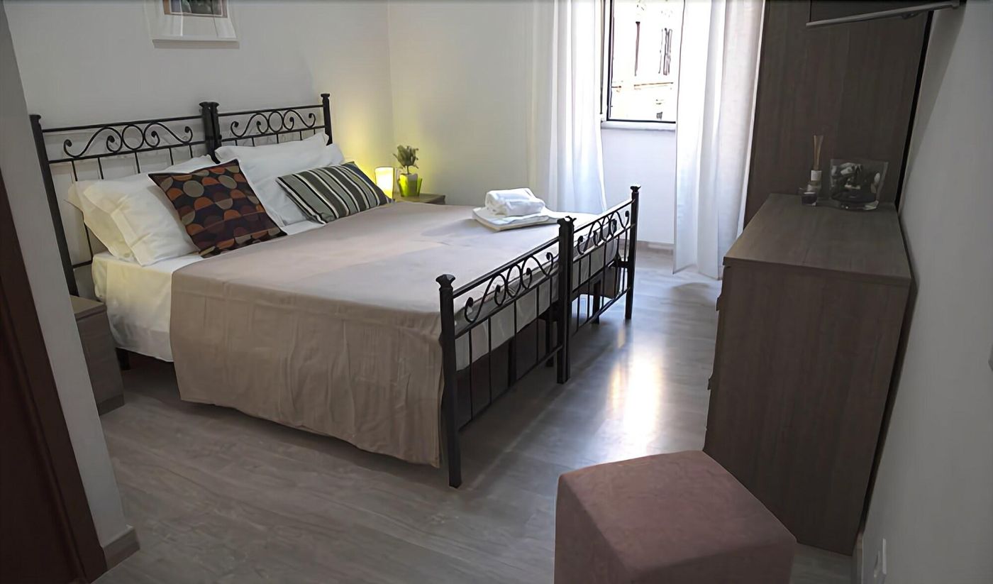 Grandis-Rooms-Room-8