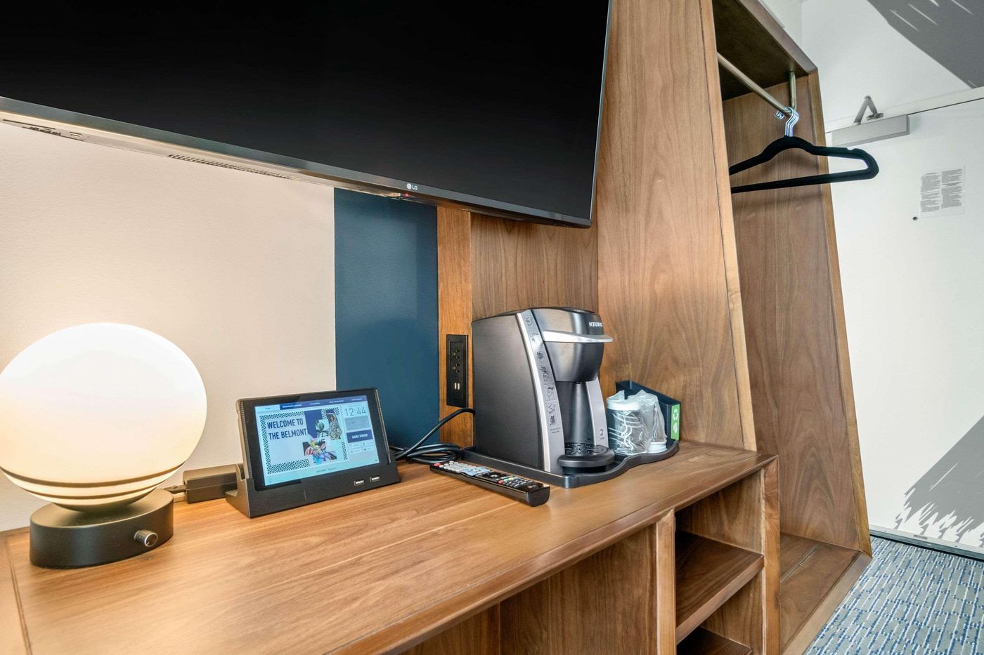 Hotel-Belmont-Vancouver-MGallery-Room-9