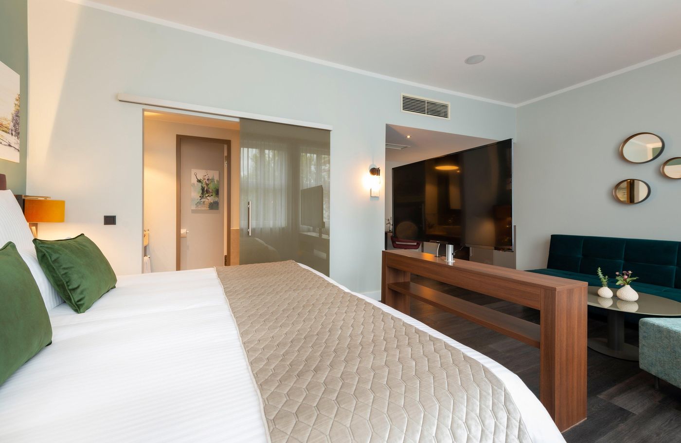 Leonardo-Royal-Hotel-Berlin-Alexanderplatz-Room-25