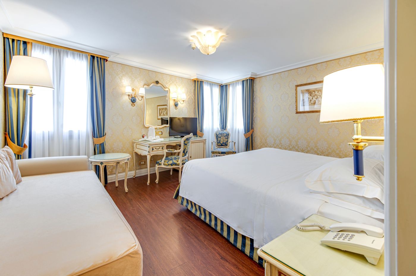 Hotel-Antiche-Figure-Room-14