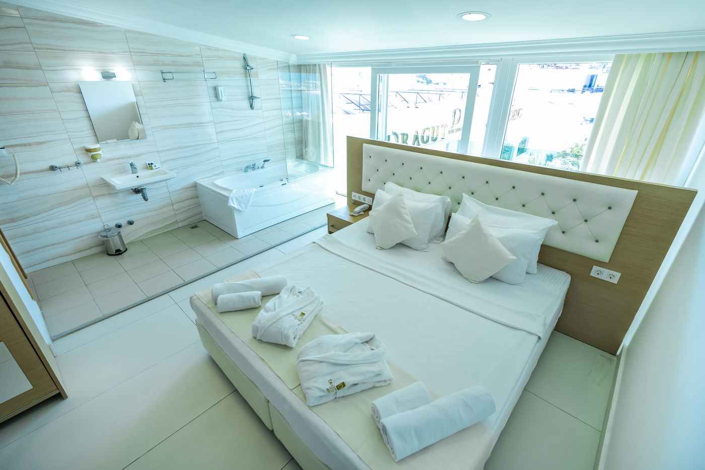 Dragut Point North Hotel