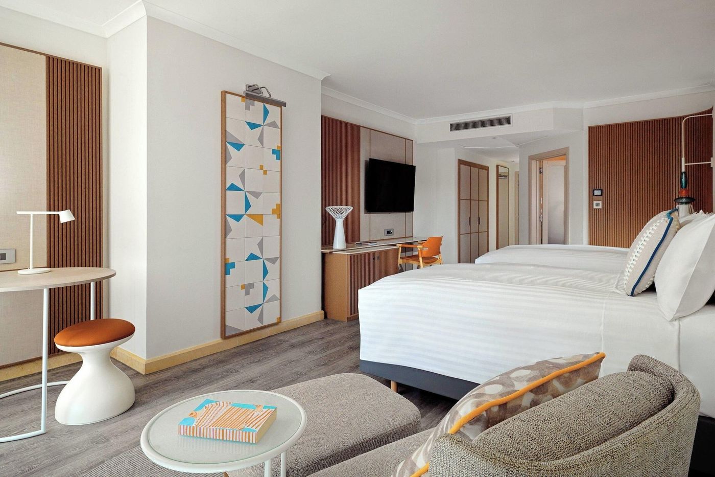 Le-Meridien-St--Julians-Hotel---Spa-Room-34