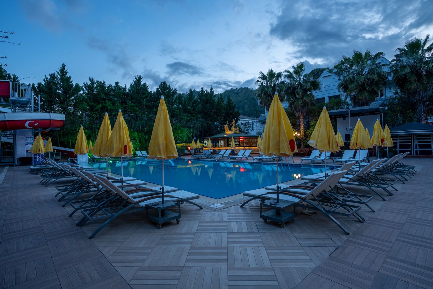 Grand-Vikin-Hotel-Pool-7