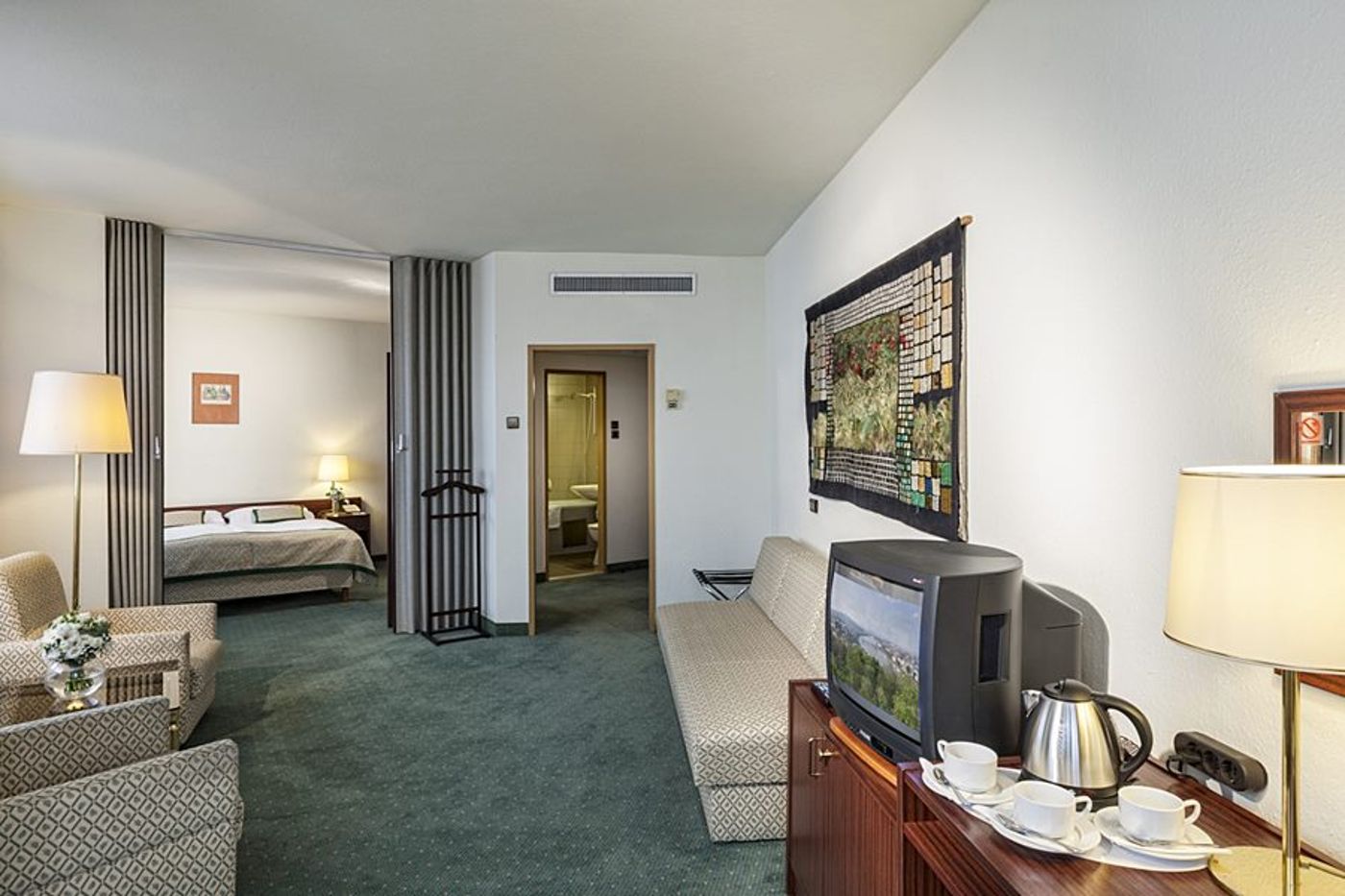 Danubius-Hotel-Hungaria-City-Center-General-view-9