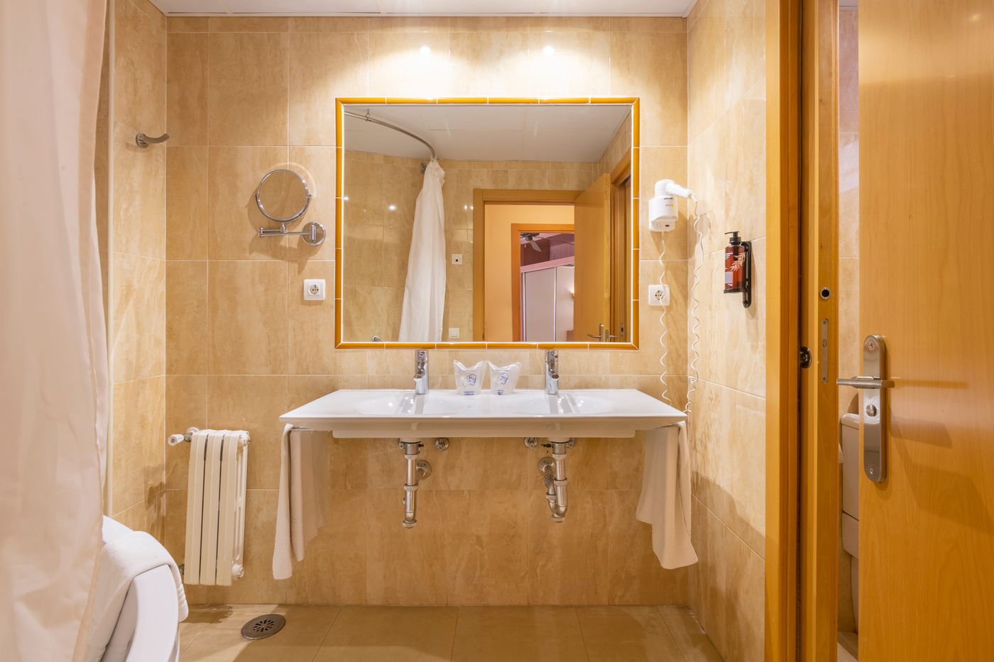 Parasol-Garden-Room-36